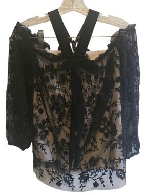 Needle & Thread Black Lace Off-The-Shoulder Blouse with Velvet Straps Size US 0